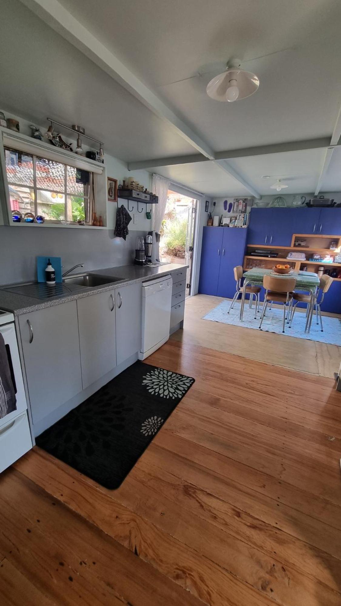Raglan West Retro Beach Vibe Accommodation エクステリア 写真